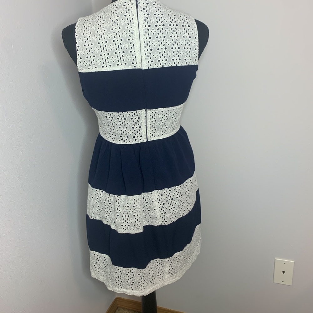 Esley Blue & White Sleeveless Fit & Flare Dress - Picture 5 of 8